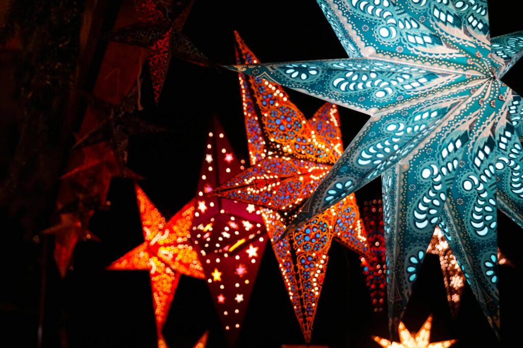 Beleuchtete Weihnachtssterne